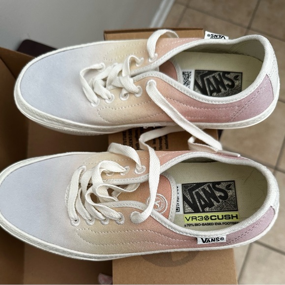 NIB Multicolored pastel vans. Women’s 8, men’s size 6.5 - Picture 2 of 5